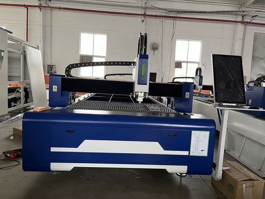GX-3015E CNC 레이저 금속 절단 기계 20mm 절단 두께 120m/min 물 냉각
