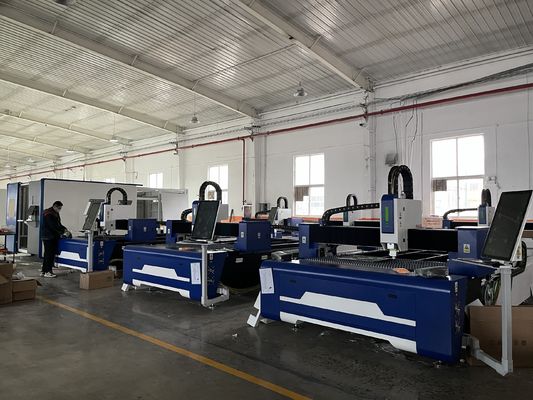 GX-3015E CNC 레이저 금속 절단 기계 20mm 절단 두께 120m/min 물 냉각