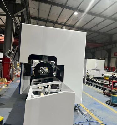레이저 소스 재 위치는 정확도 0.03mm 자동 피더 CNC 레이저 파이프 절단 기계 작은 파이프