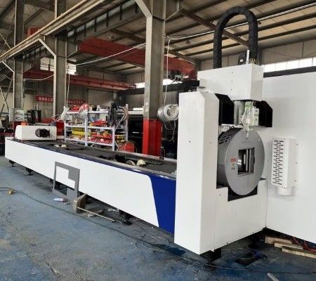레이저 소스 재 위치는 정확도 0.03mm 자동 피더 CNC 레이저 파이프 절단 기계 작은 파이프