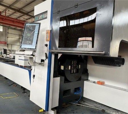 레이저 소스 재 위치는 정확도 0.03mm 자동 피더 CNC 레이저 파이프 절단 기계 작은 파이프